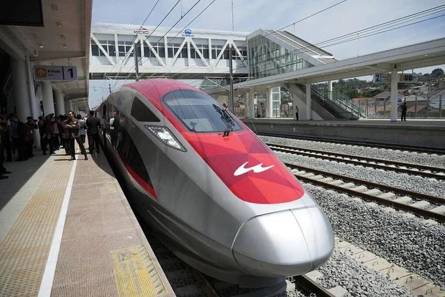 SAONON发电机组助力雅万高铁正式启用！可靠电力包管列车稳固运行